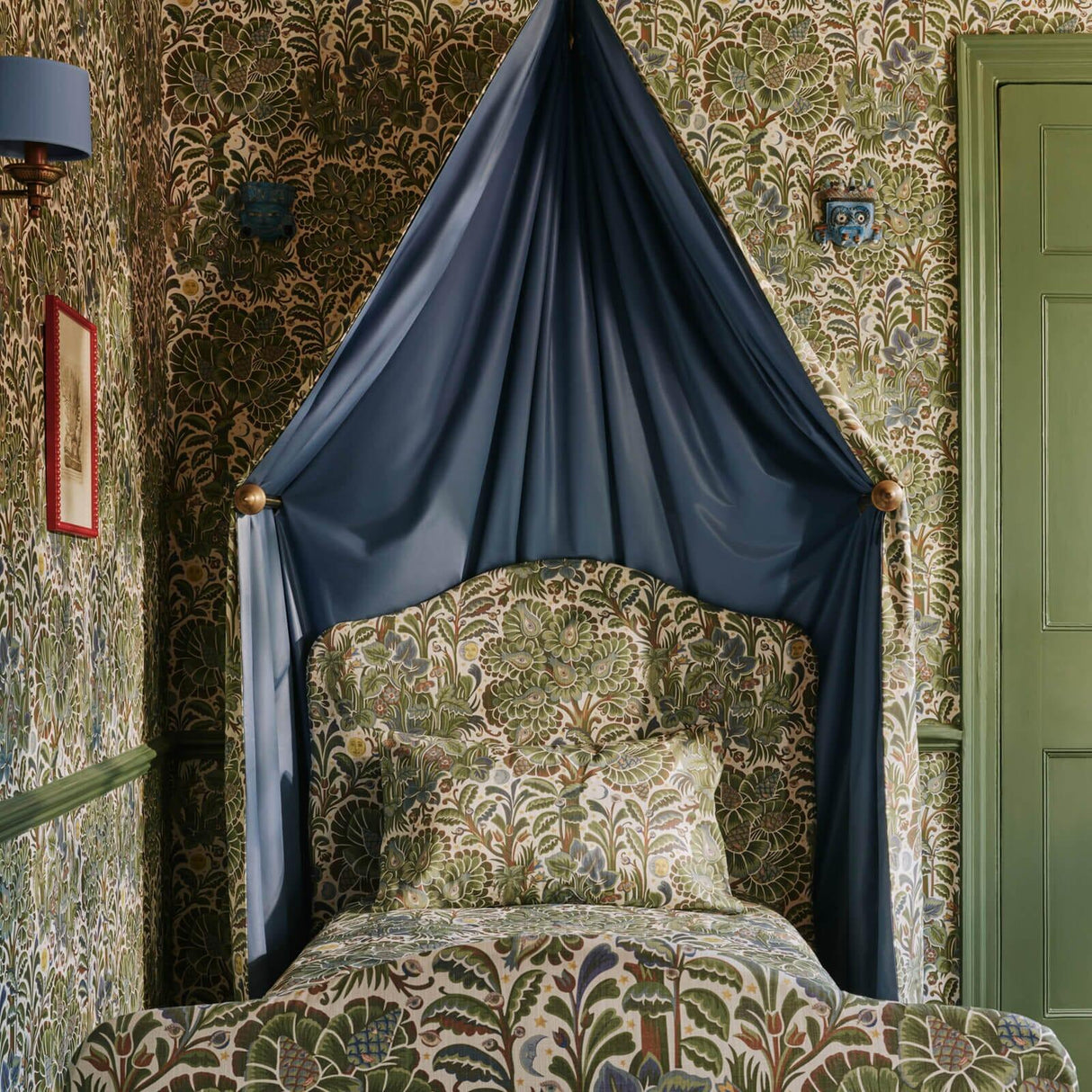 House of Hackney MOON GARDEN Wallpaper - Verde (9'10" - full height)