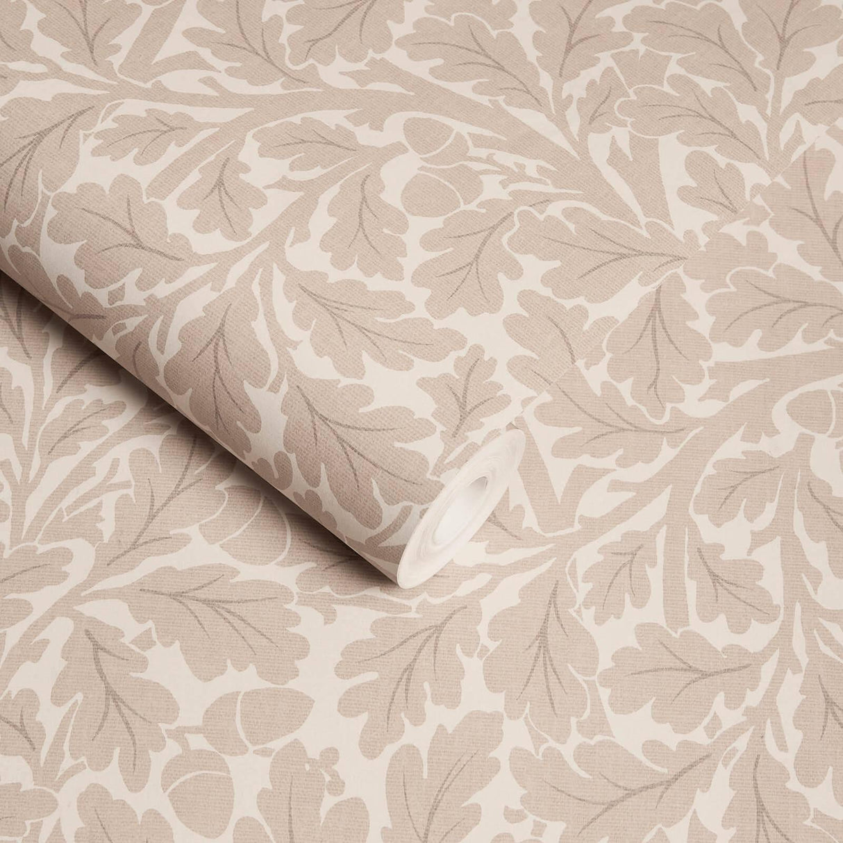 House of Hackney QUERCUS Wallpaper - Astrantia (9'10" - full height)