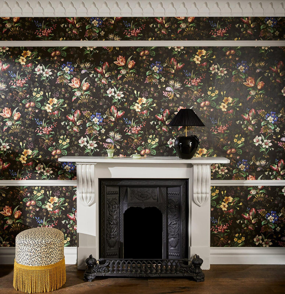House of Hackney TULIPA Wallpaper - Onyx (9'10" - full height)