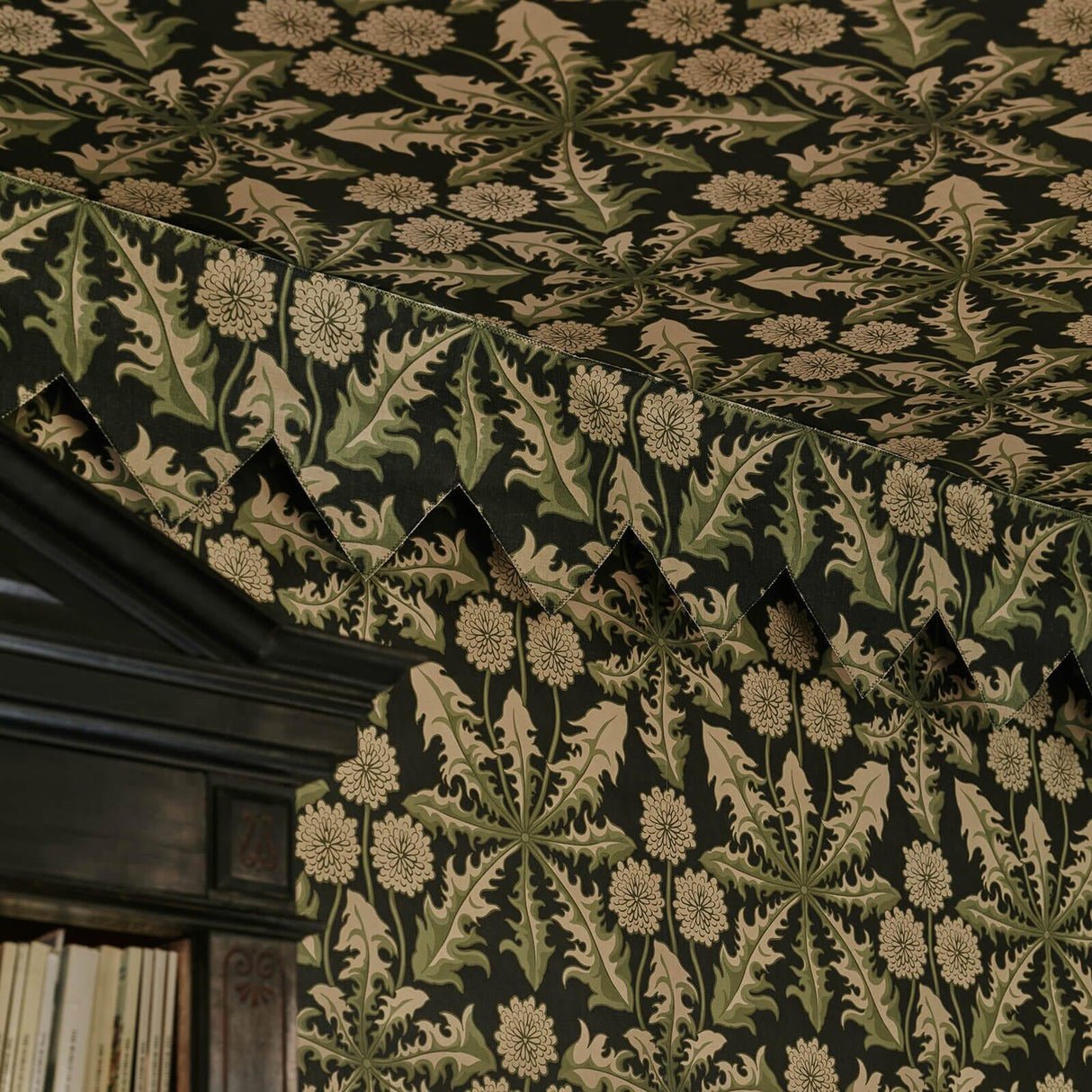House of Hackney TARAXA Wallpaper - Noir (9'10" - full height)