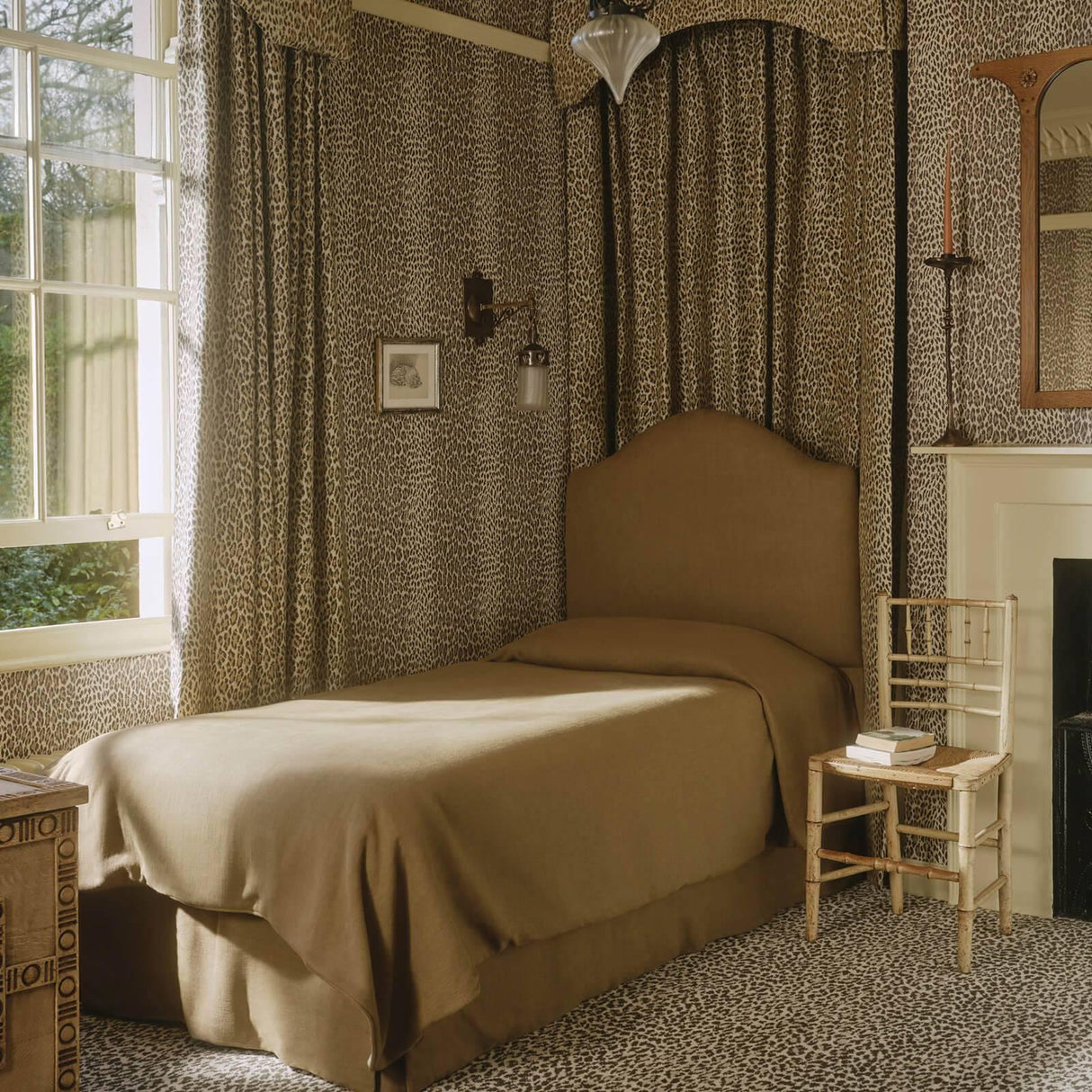 House of Hackney WILD CARD Wallpaper - Butterscotch (9'10" - full height)