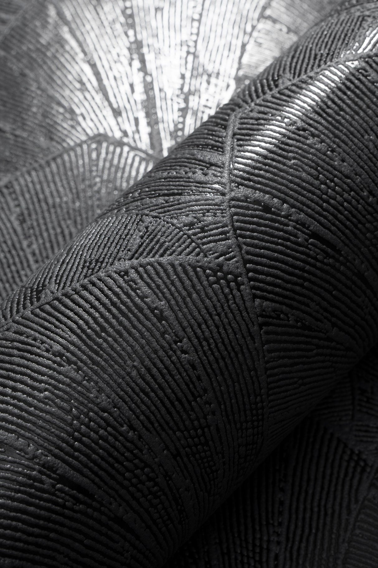 Veer Decor Sculpted Fan Leaf Black Wallpaper