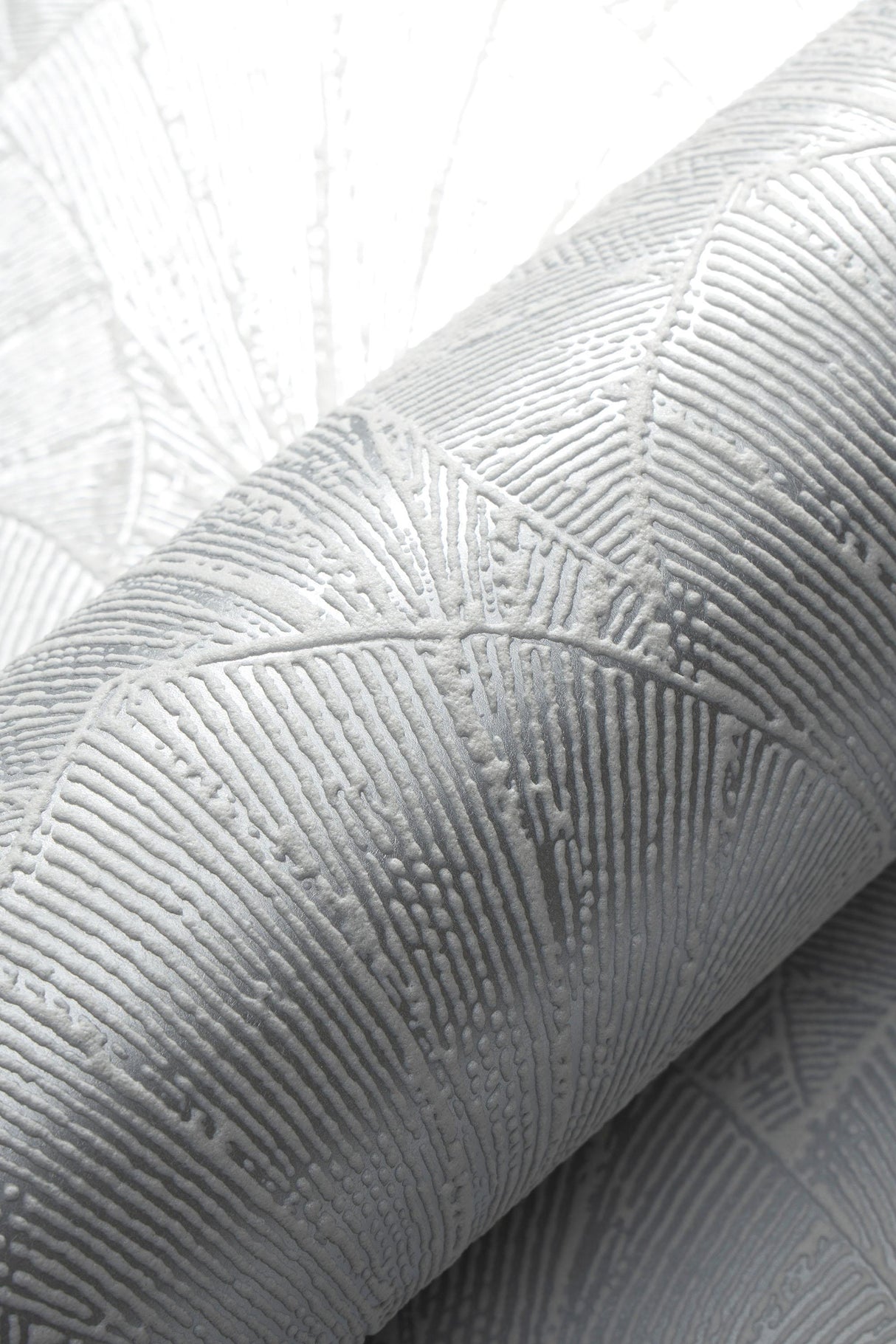 Veer Decor Sculpted Fan Leaf Silver Wallpaper