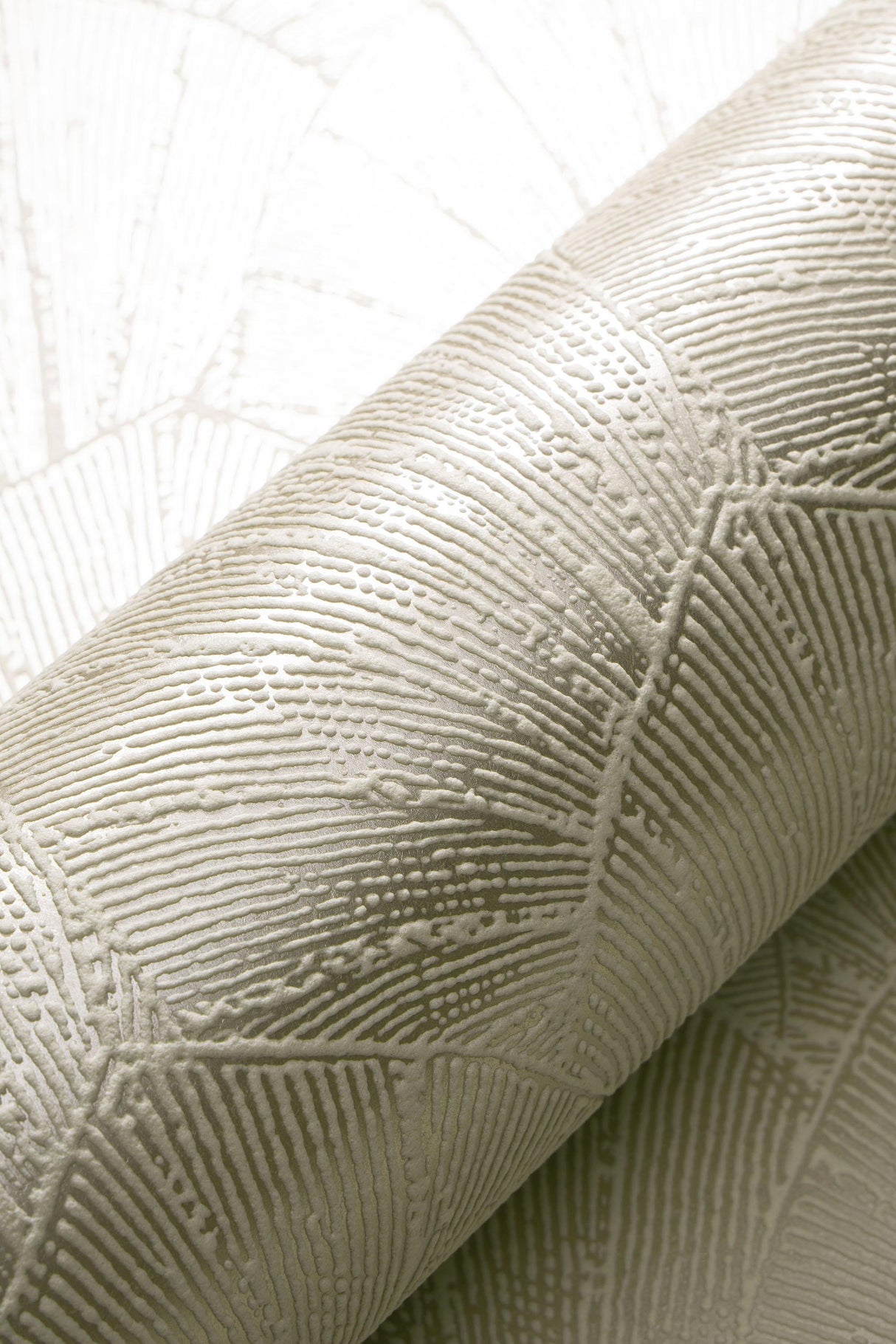 Veer Decor Sculpted Fan Leaf Gold Wallpaper