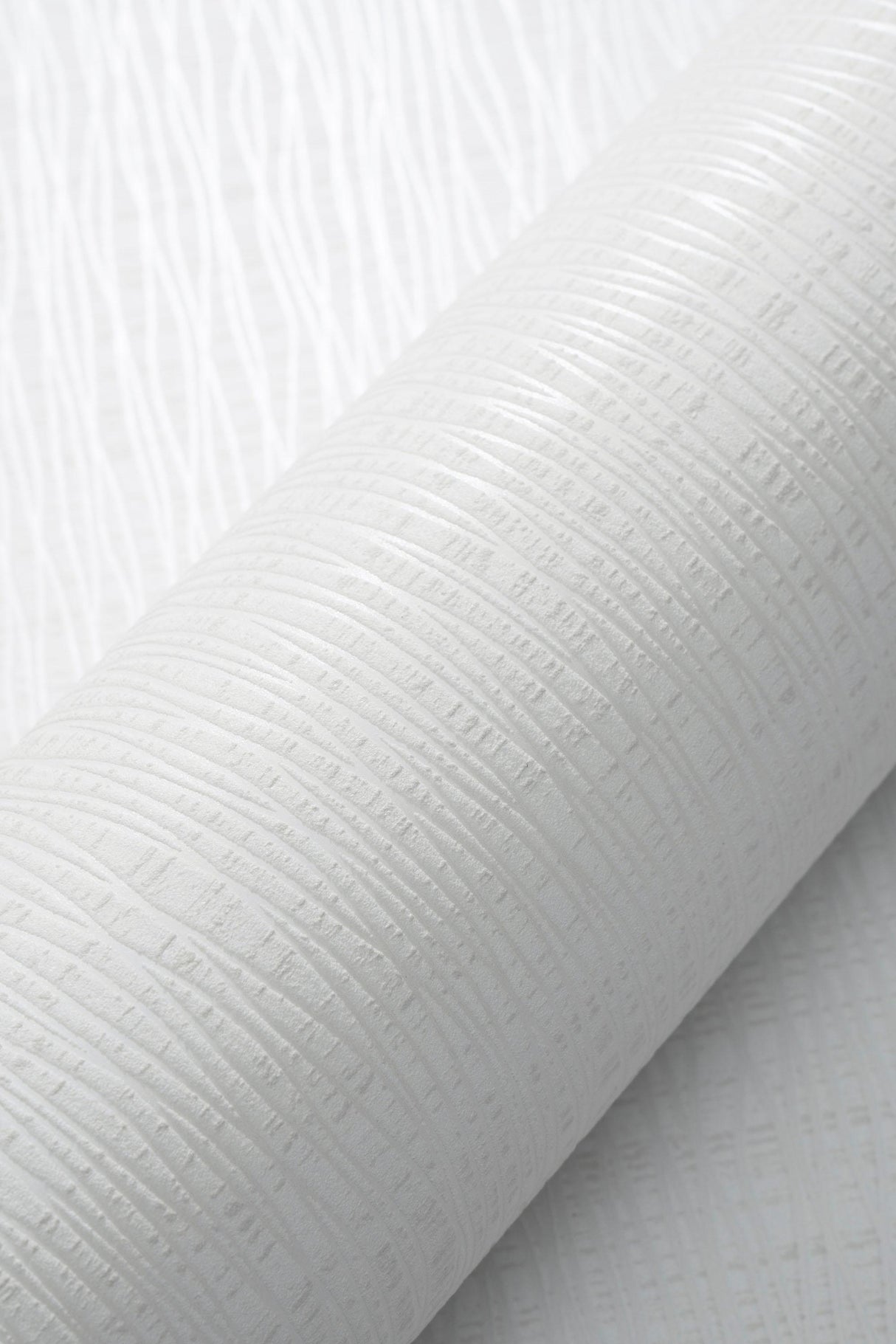 Veer Decor Sculpted Vertical Reed White Wallpaper