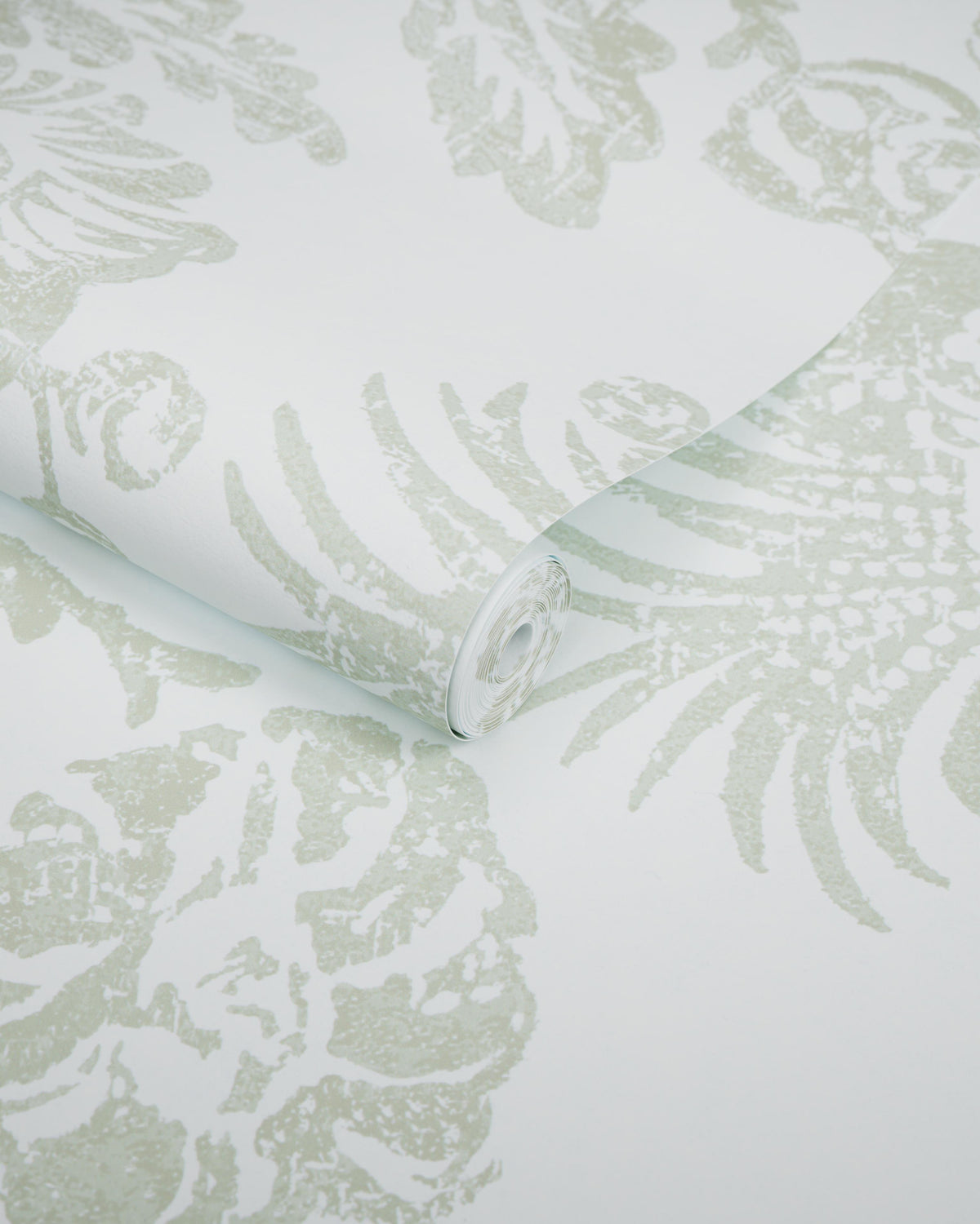 Kravet EUNICE VINE WP SURF GREEN Wallpaper