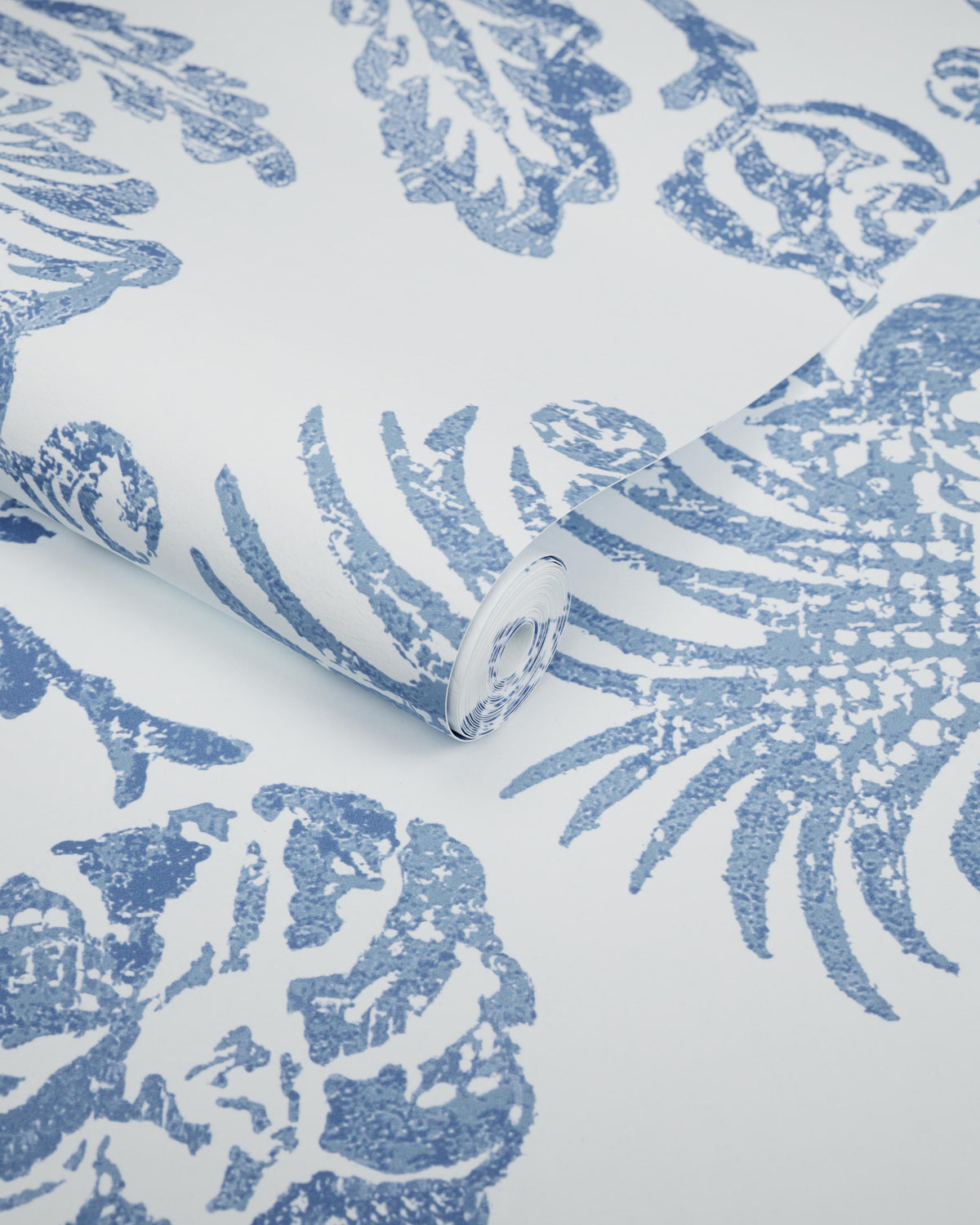 Kravet EUNICE VINE WP BOCA BLUE Wallpaper