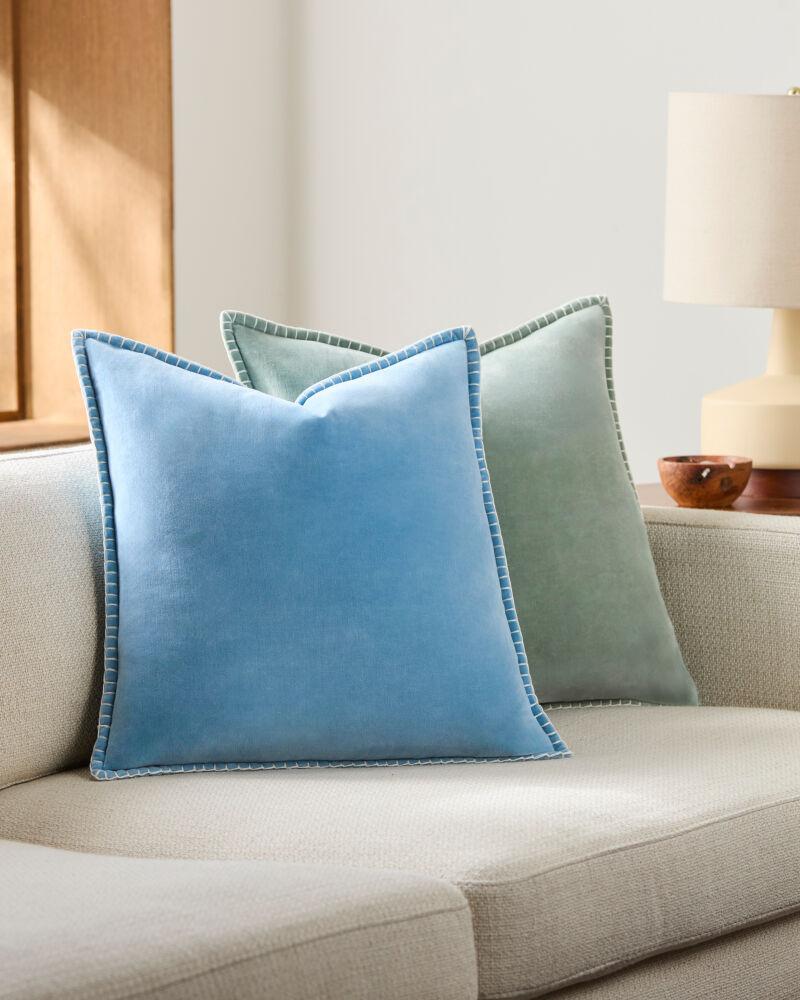 Livabliss Montrose MNTR-001 20"L x 20"W Pillow
