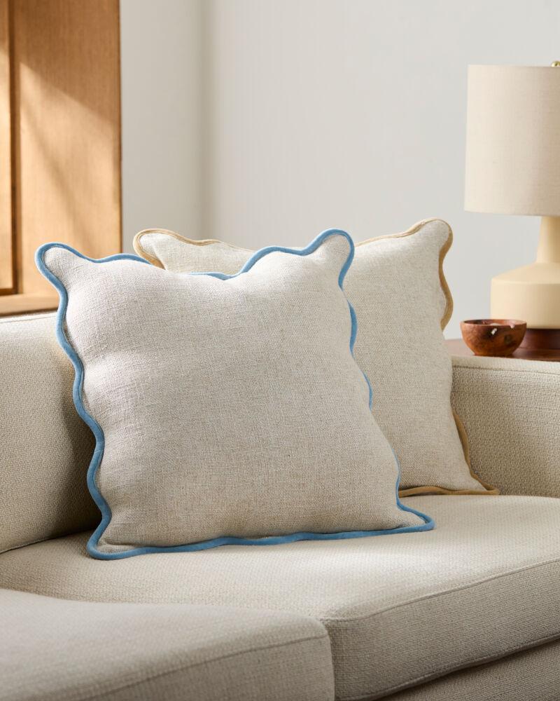 Livabliss Marea MREA-006 18"L x 18"W Pillow