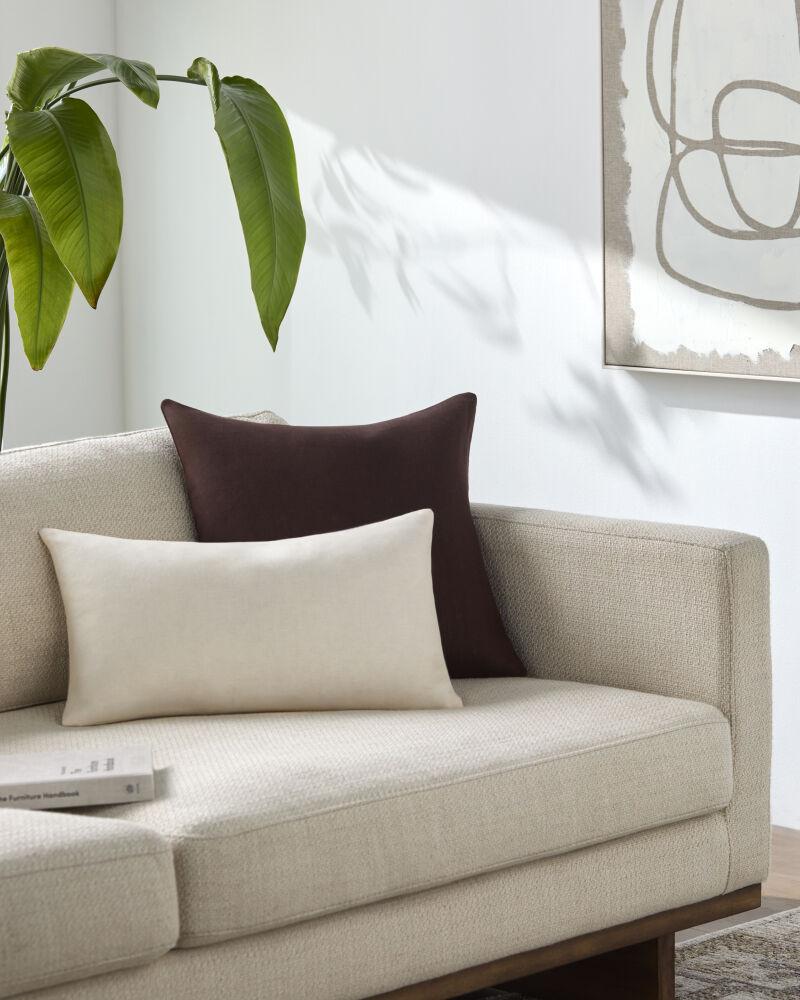 Livabliss Dilip DLI-010 18"L x 18"W Pillow