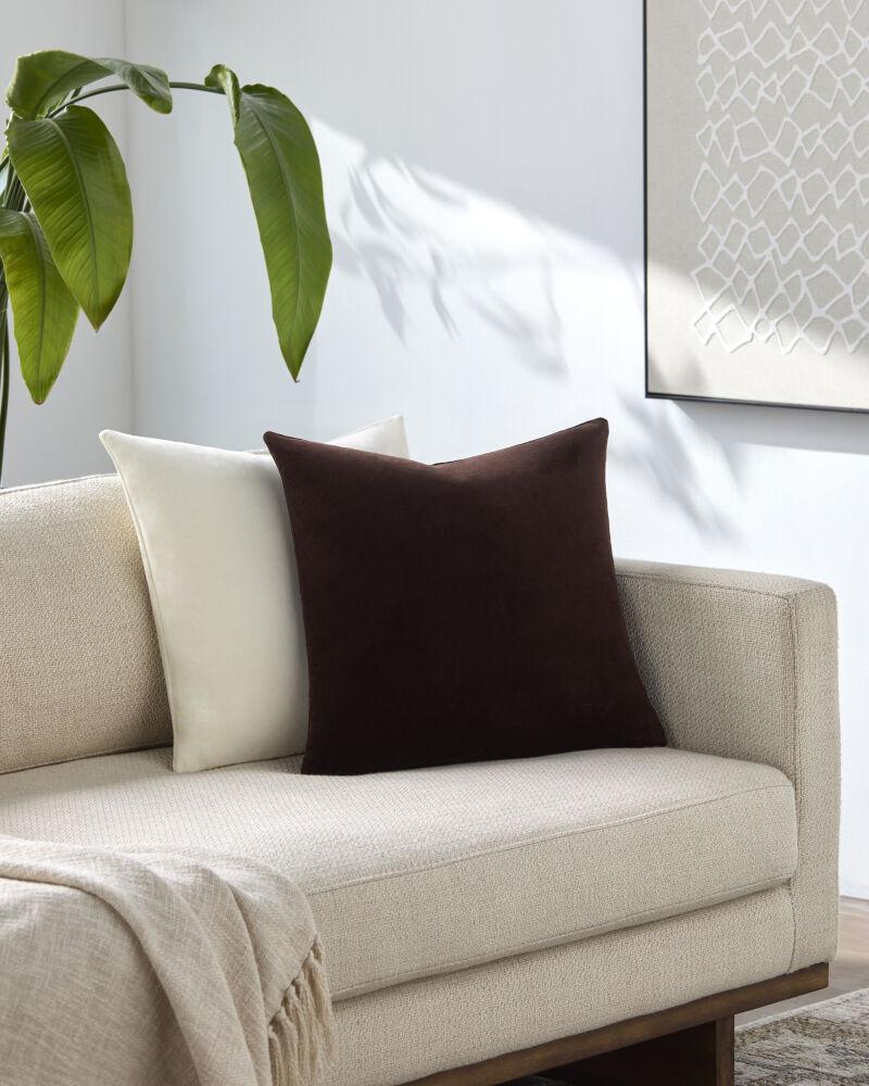 Livabliss Elton ELT-005 22"L x 22"W Pillow Cover
