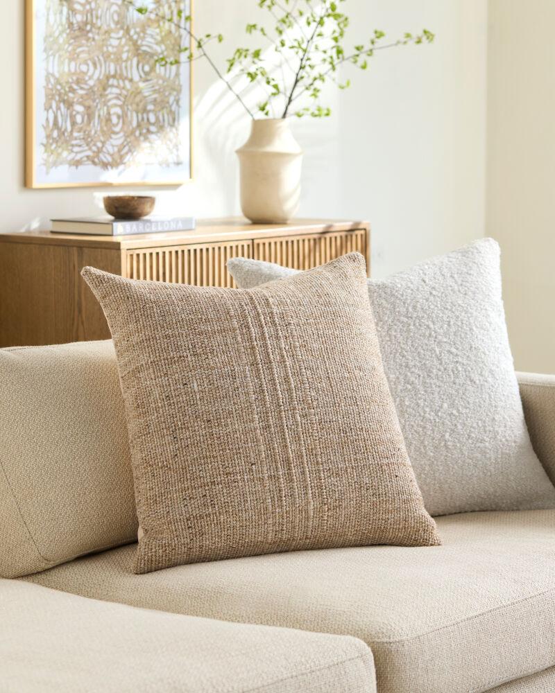 Livabliss Westport GAWP-002 18"L x 18"W Pillow