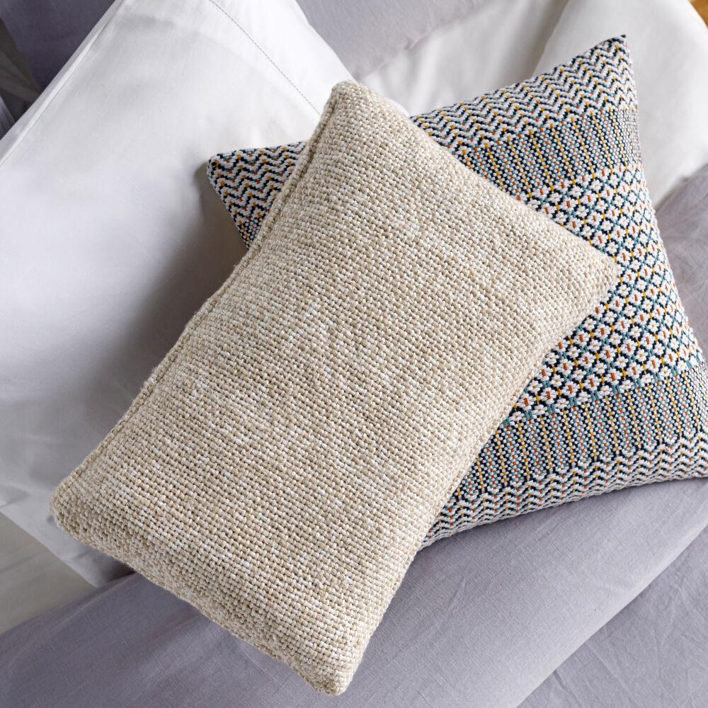 Surya Theresa RSA-001 22"L x 22"W Pillow Cover