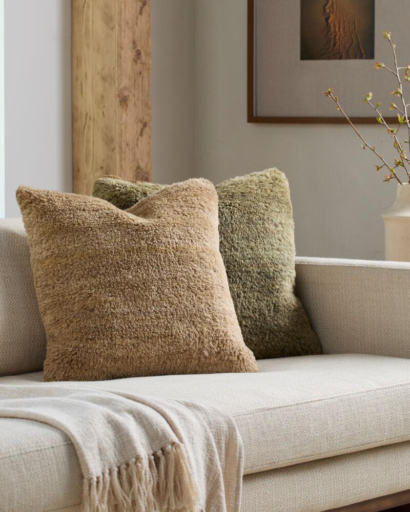 Surya Velan VLAN-003 20"L x 20"W Pillow