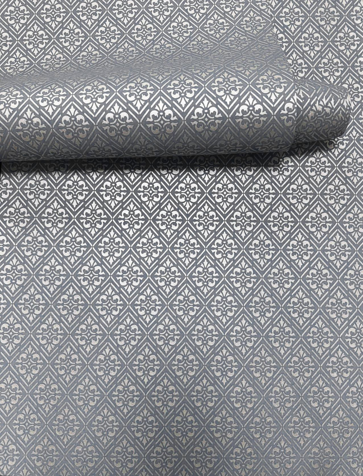 Galerie MX88016 Metallic FX 2 Diamond Damask Silver Grey Wallpaper MX88016 Silver Grey Wallpaper