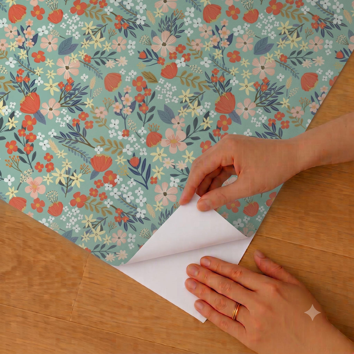 Veer Decor Margarida Floral Green Peel & Stick Wallpaper