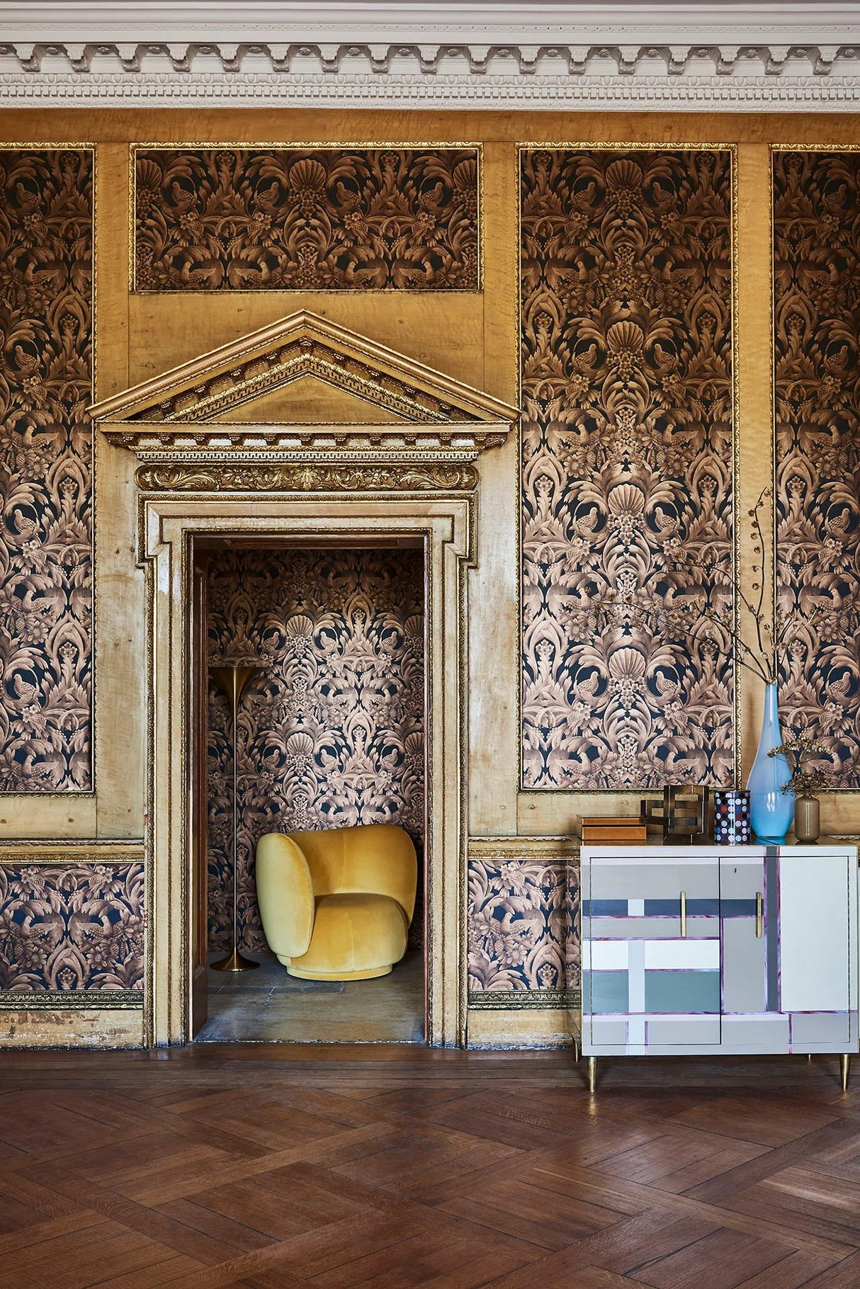 Cole & Son Gibbons Carving Mbrnz/Chr Wallpaper