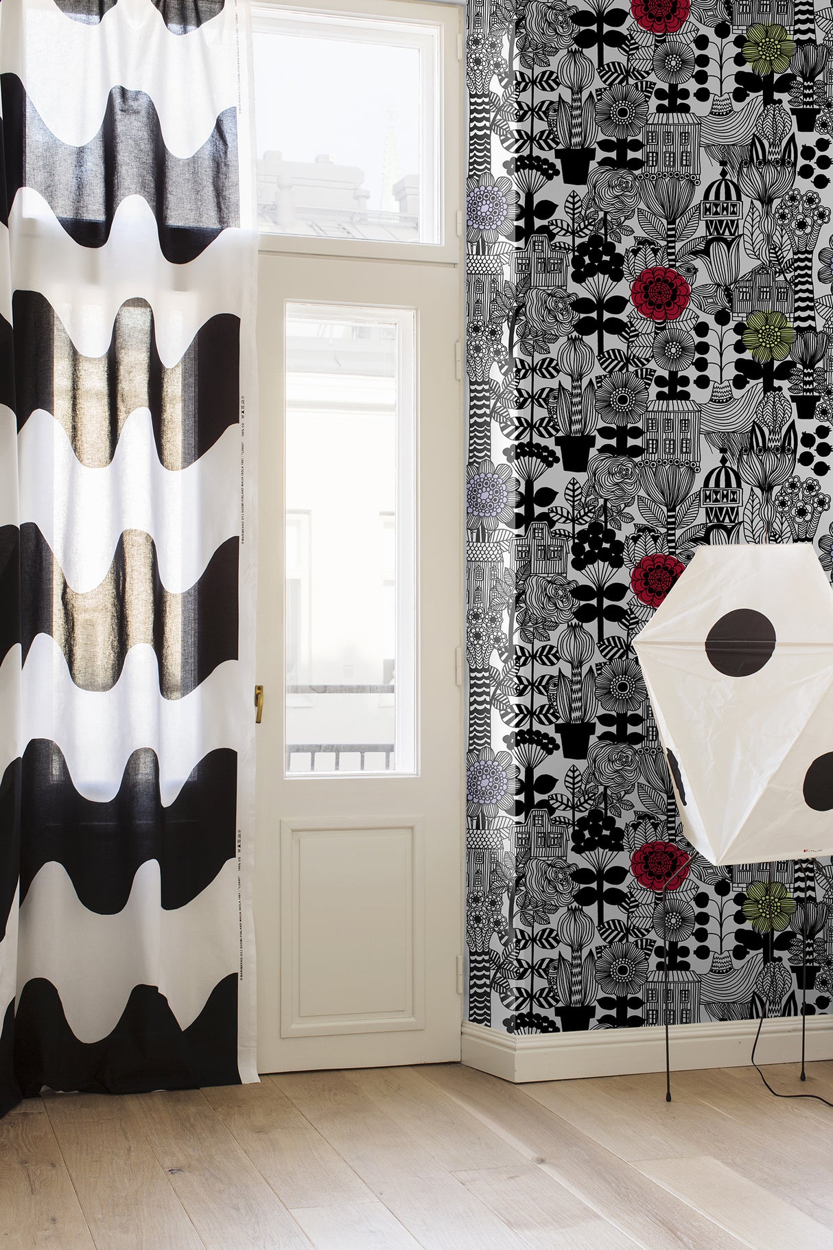 Marimekko Lintukoto Ebony And Off-White Wallpaper