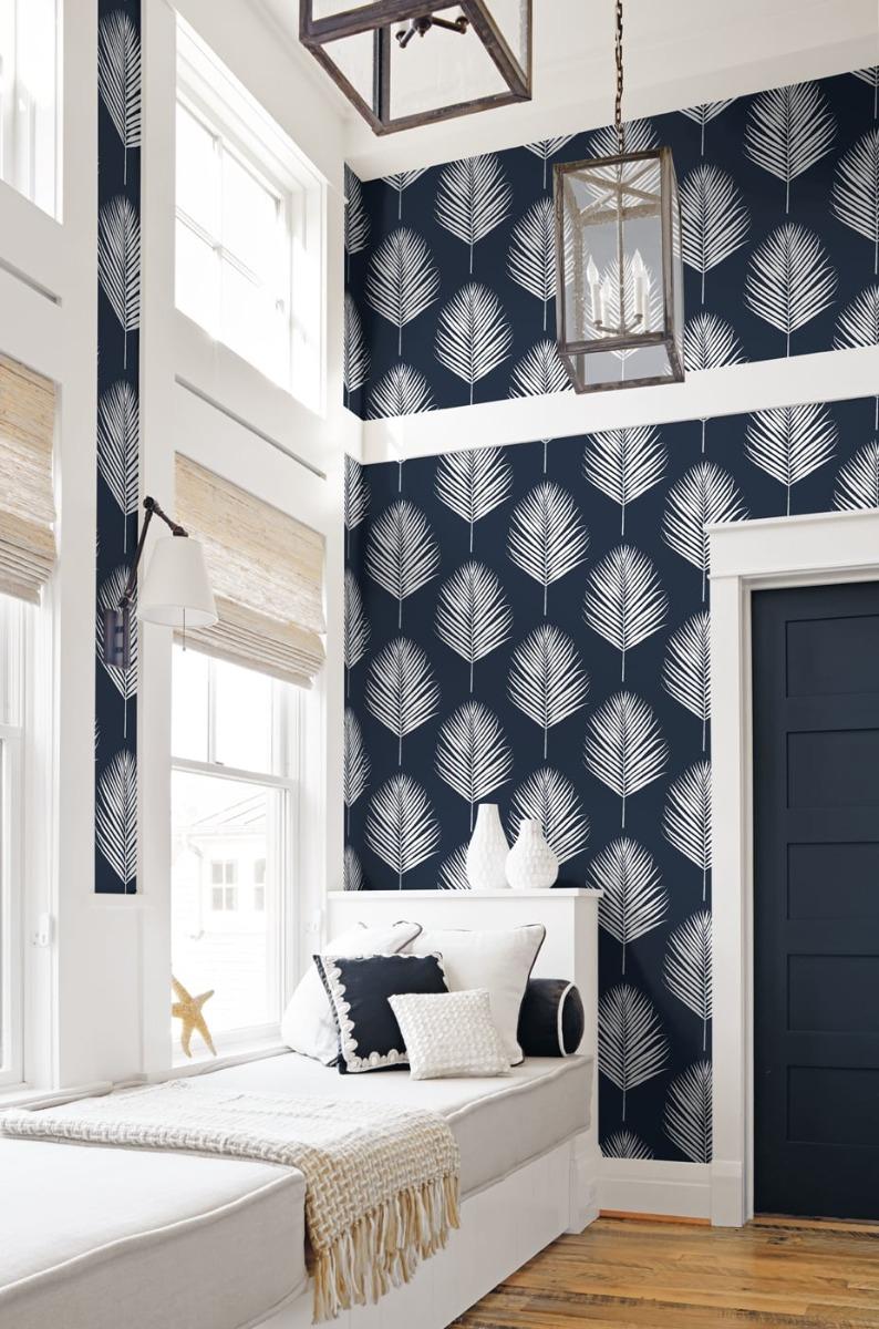 Seabrook Maui Palm Midnight Blue & White Wallpaper