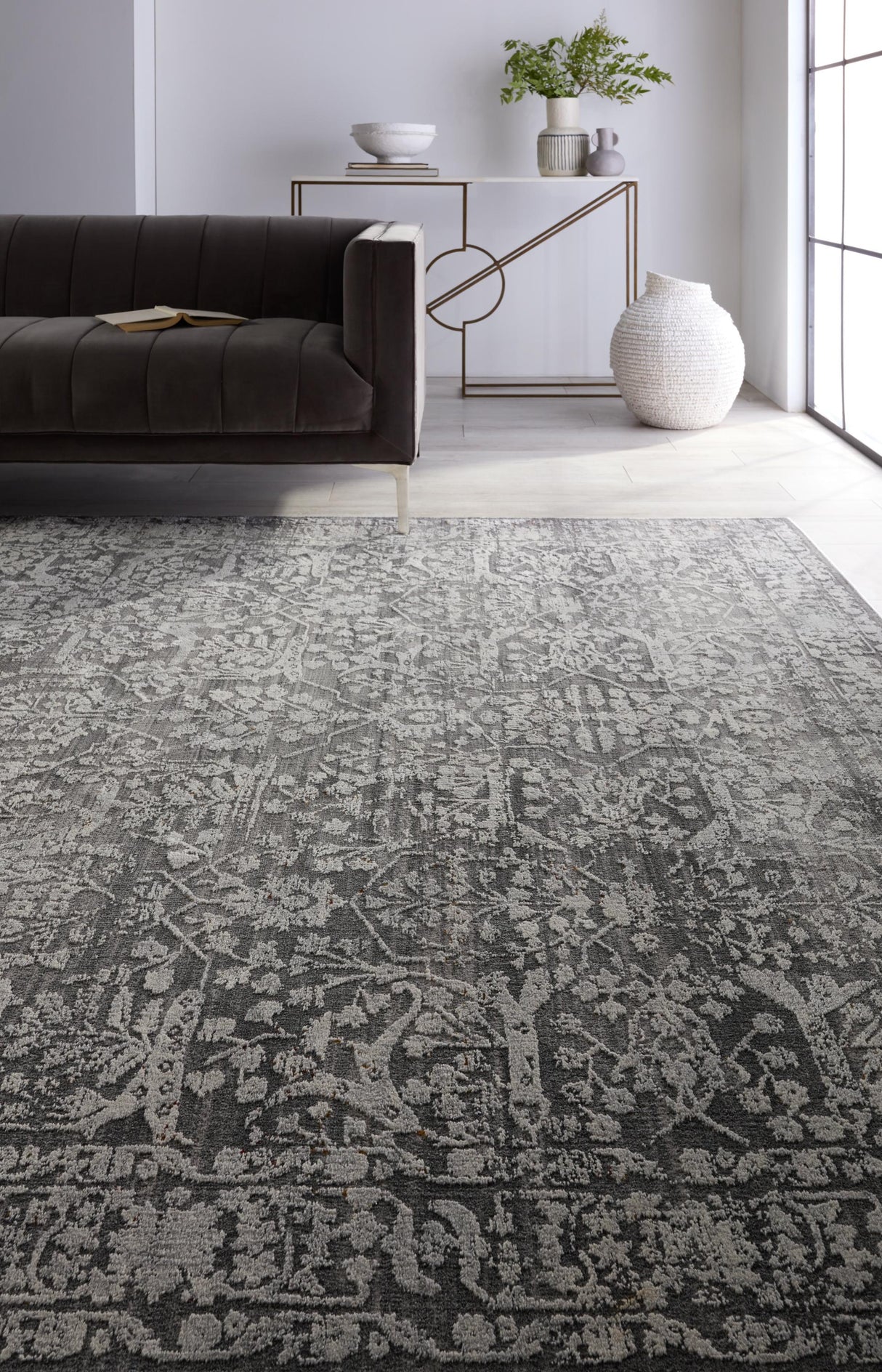 Jaipur Living Elvira Floral Gray/ Cream Area Rug (10'X14')