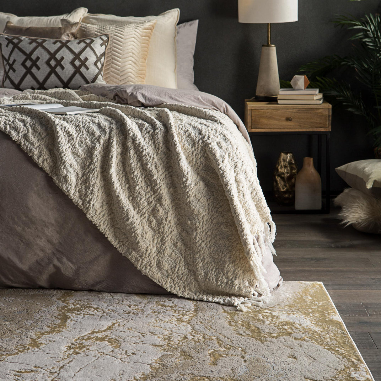 Jaipur Living Cisco Abstract Gray/ Gold Runner Rug (2'2"X8')