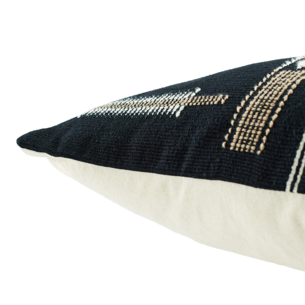 Jaipur Living Longkhum Tribal Black/ Tan Pillow Cover (18" Square)