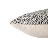 Jaipur Living Mariscopa Trellis Ivory/ Dark Gray Pillow Cover (18" Square)