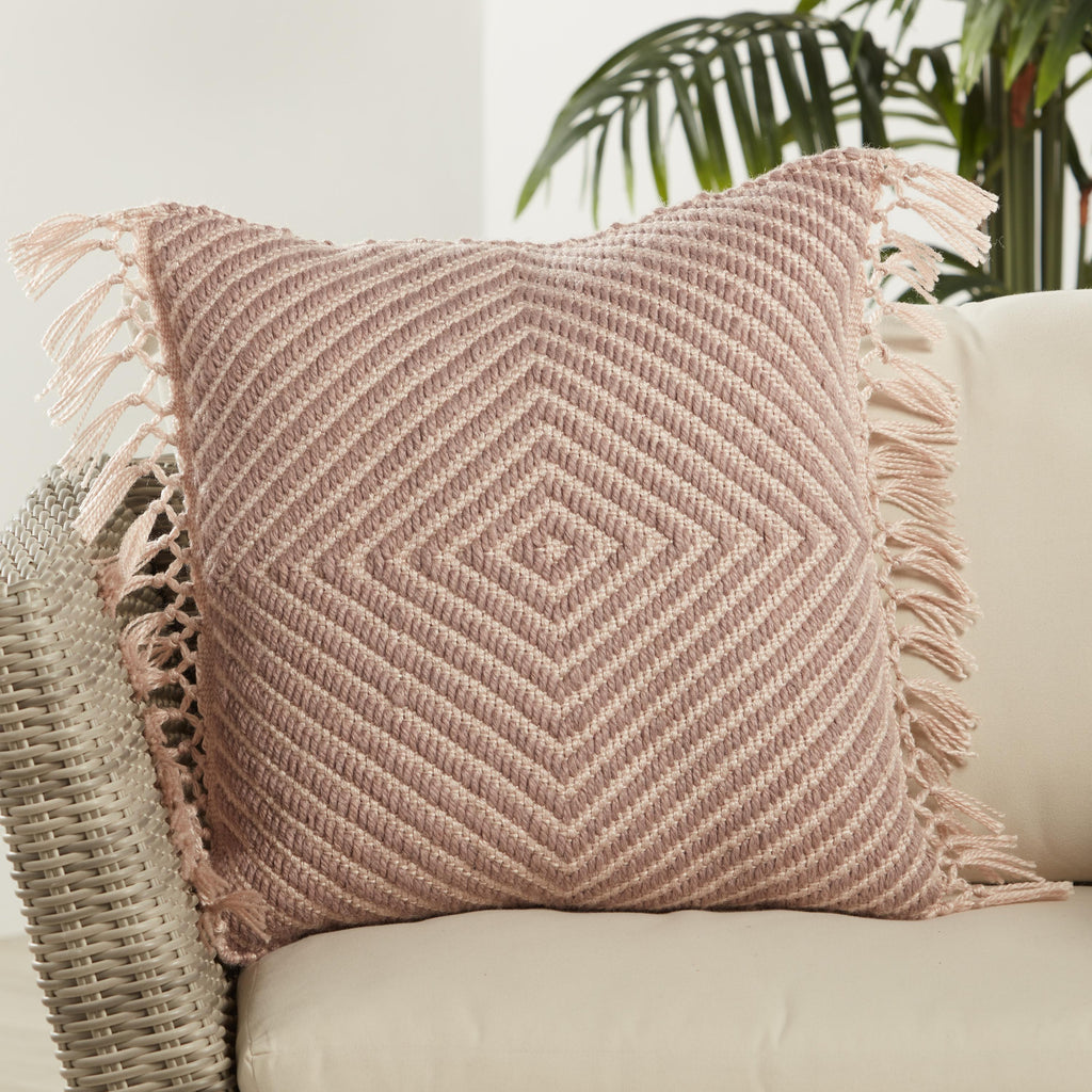 Jaipur Living Maritima Indoor/ Outdoor Geometric Mauve/ Light Pink Pillow Cover (20" Square)