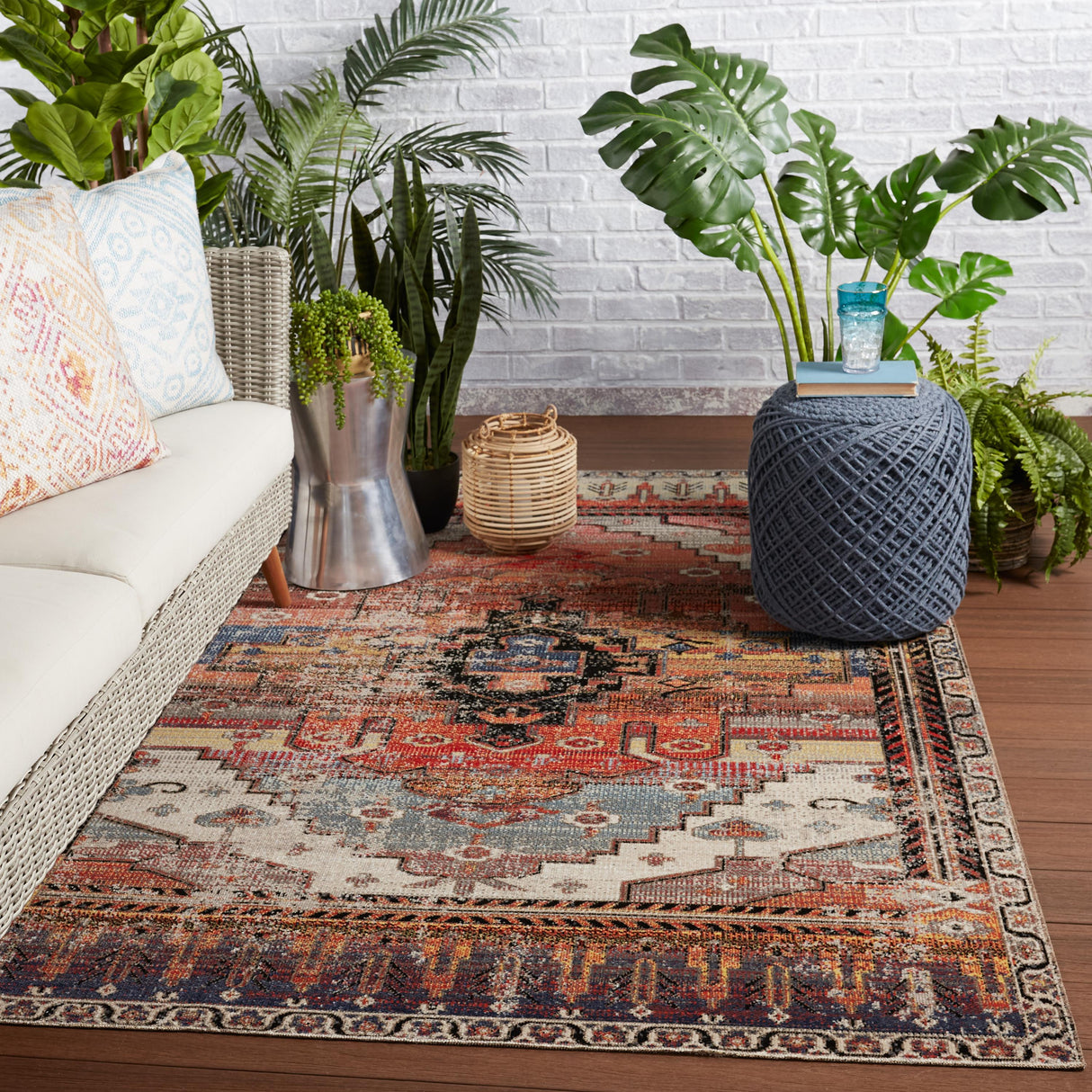 Jaipur Living Cicero Indoor/ Outdoor Medallion Multicolor/ Orange Area Rug (7'6"X9'6")