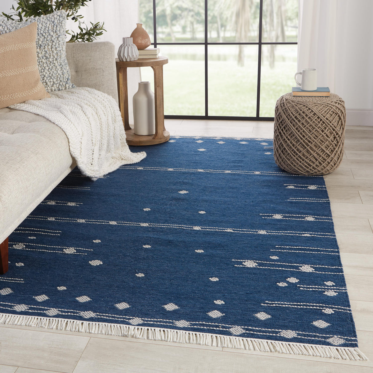 Jaipur Living Calli Indoor/ Outdoor Geometric Blue/ White Area Rug (5'X8')