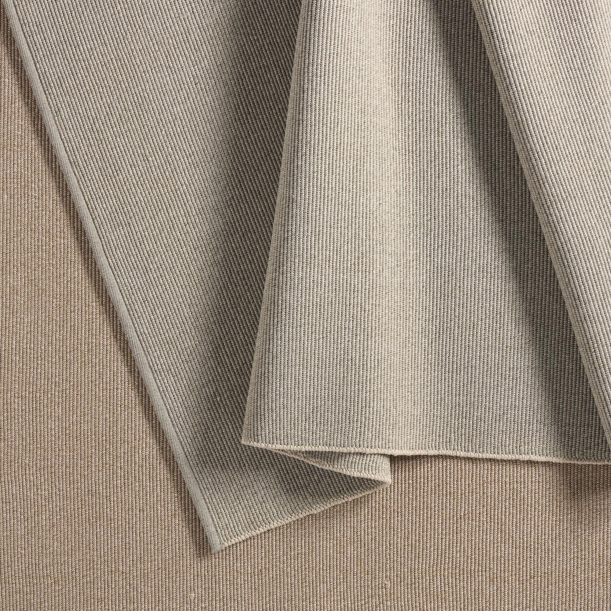 Jaipur Living Texel Indoor/Outdoor Solid Taupe Area Rug (8'X10')